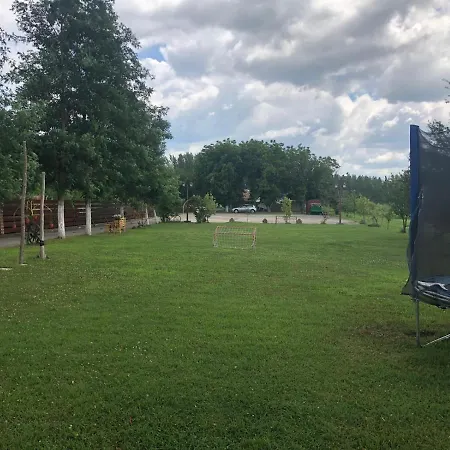 Salas Gnijezdo Konukevi 4*
